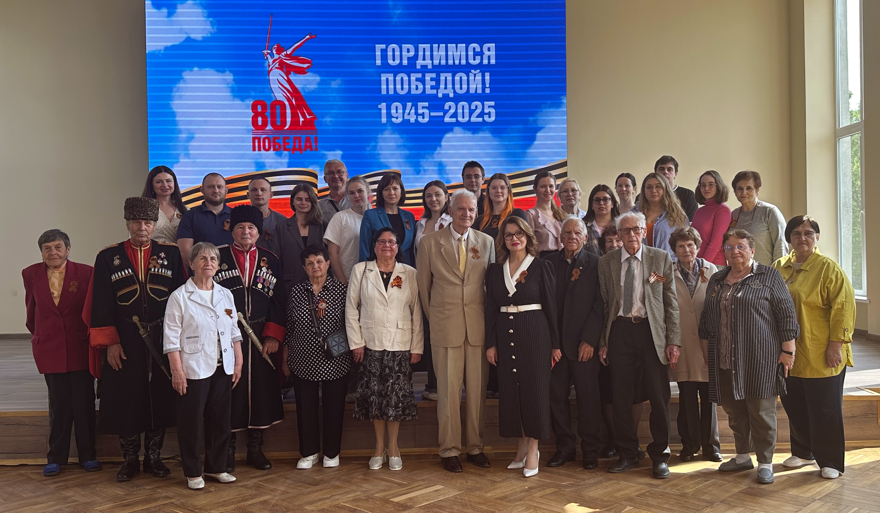В ФНЦБЗР прошёл кинопоказ ко Дню Победы