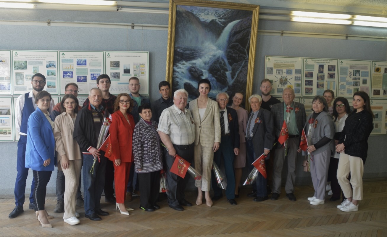 Сегодня в Федеральном научном центре биологической защиты растений состоялась встреча молодых ученых и ветеранов Центра, посвященная Дню Победы.